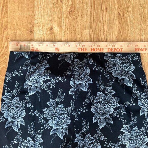 Chicos Womens Black & Gray Floral Print Pants Size 2.5 Stretch Med/14 - Picture 6 of 7